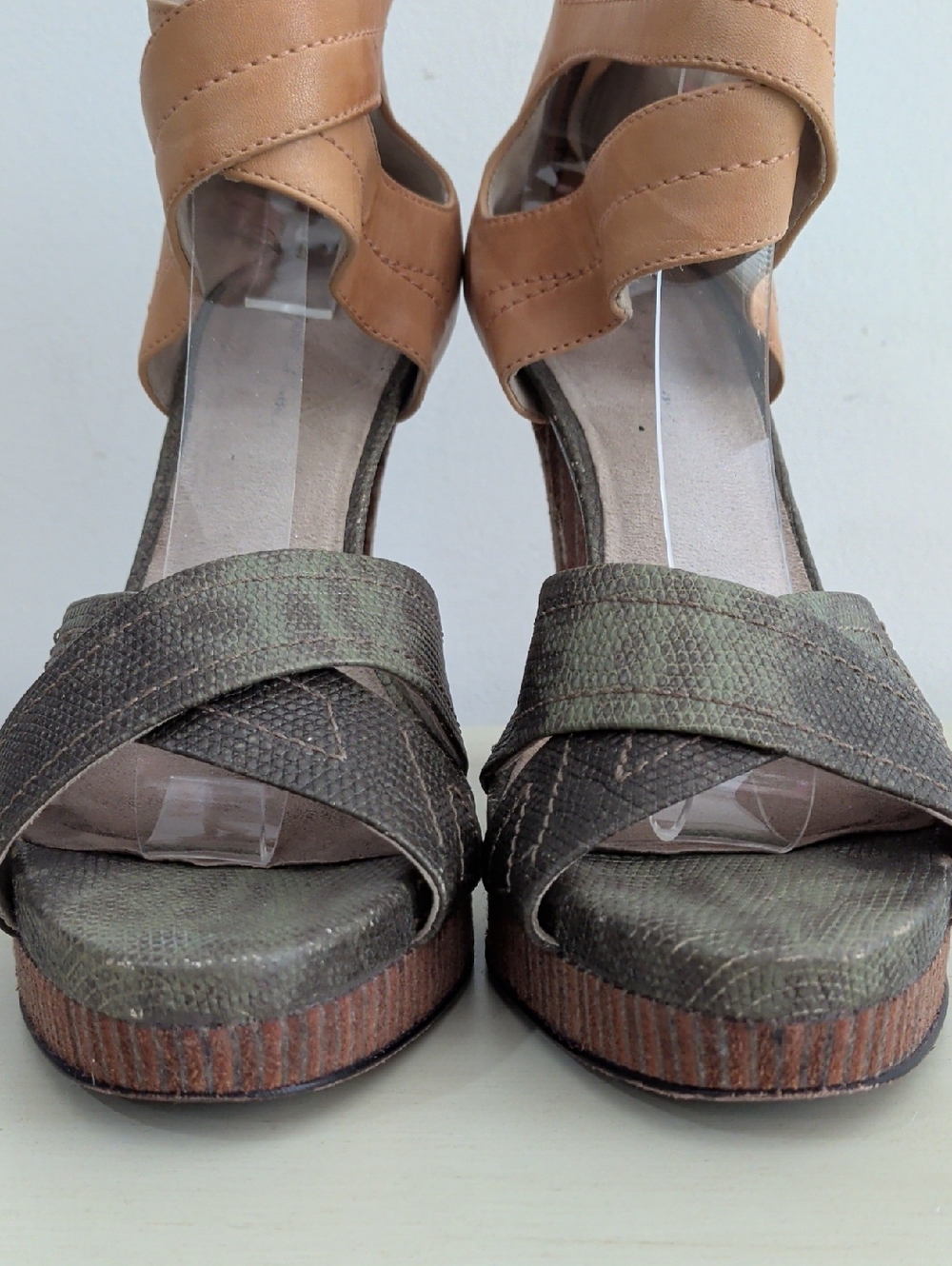 Elizabeth And James Camel And Green Leather Stiletto Sandals Size 8.5 - Picture 4 of 14